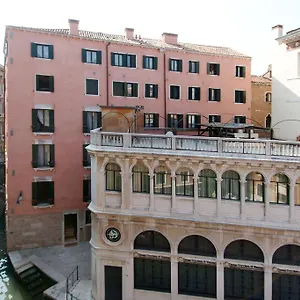 residence-corte-grimani.hotelinveneto.com/